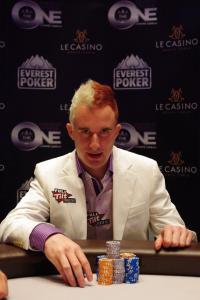 Poker : Alessio Isaia 4e éliminé, 3 joueurs left Alessio Isaia 4e éliminé, 3 joueurs left