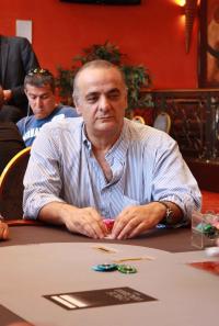 Michel Cohen tombe face à Nadim Medledge