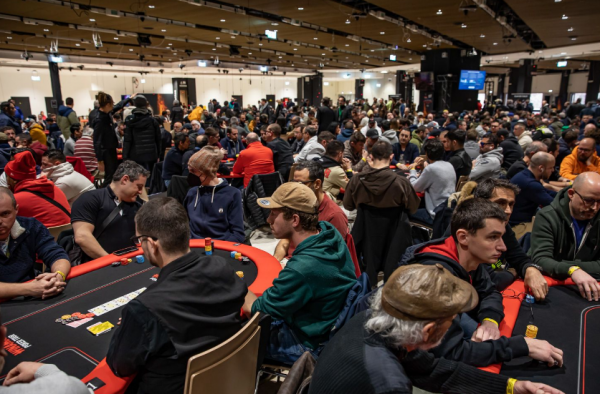 Poker : WiPT Paris : Gaelle Baumann et Julien Sitbon bien placés dans ce Day 1E ! WiPT Paris : Gaelle Baumann et Julien Sitbon bien placés dans ce Day 1E !