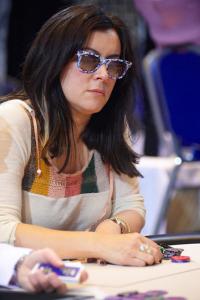 EPT Monte Carlo : AprÃ¨s la sortie de Phil Laak, Jennifer Tilly a failli l'imiter