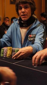 Poker : Nous tenons notre chip leader ! Nous tenons notre chip leader !