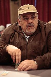 Poker : Roger fait le yoyo Roger fait le yoyo