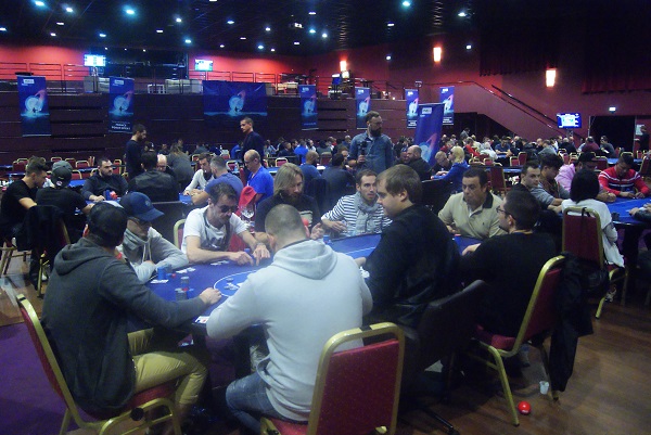Poker : FPO 300 FPO 300