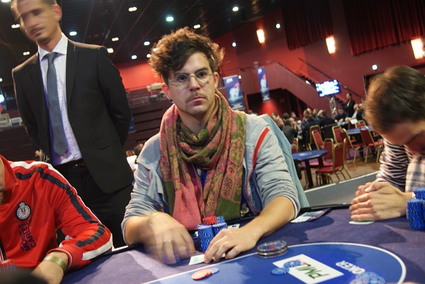 Poker : Suite... Suite...