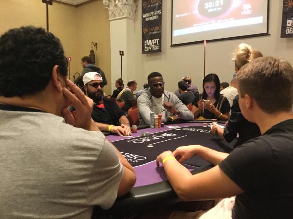 Poker : Un petit chipcount avant d'aller diner... Un petit chipcount avant d'aller diner...