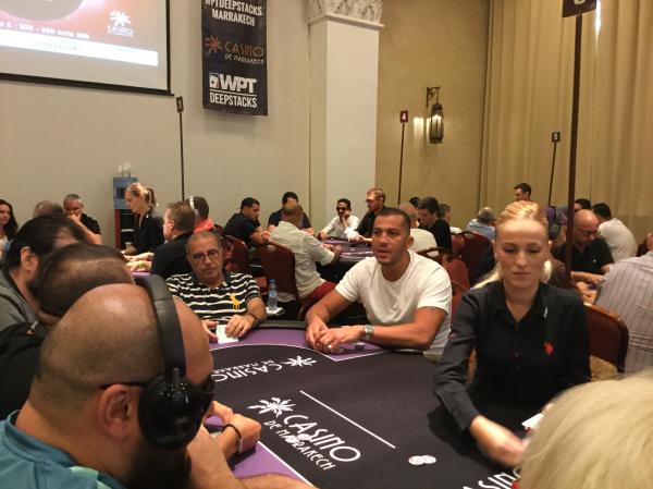 Poker : La table de la mort (vivant) La table de la mort (vivant)
