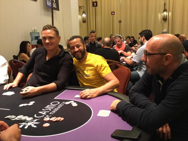 Poker : Tout le monde à la cantine Tout le monde à la cantine