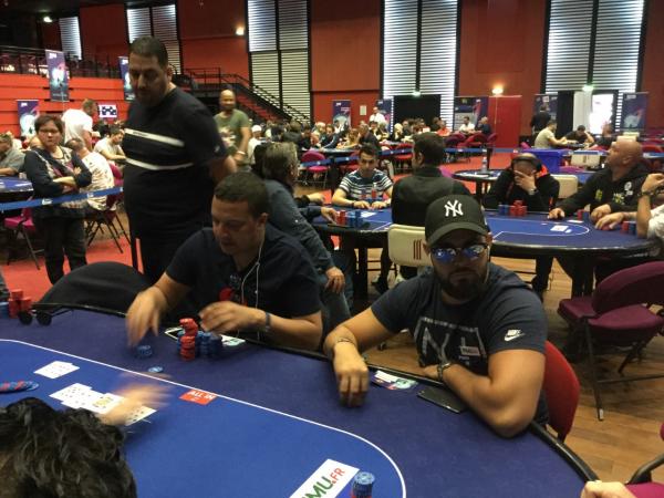 Poker : Un Heads-Up entre Omar Lakhdari et Jonathan Therme Un Heads-Up entre Omar Lakhdari et Jonathan Therme