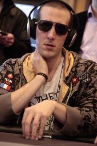 Poker : ElkY fait la bulle de la table finale ! ElkY fait la bulle de la table finale !
