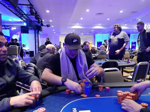 Poker : Du bon, du très bon Dubonnet Du bon, du très bon Dubonnet