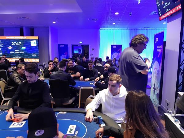Poker : Un colosse à terre... Un colosse à terre...
