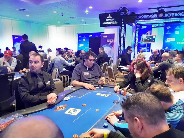 Poker : Champion du monde ! Champion du monde !