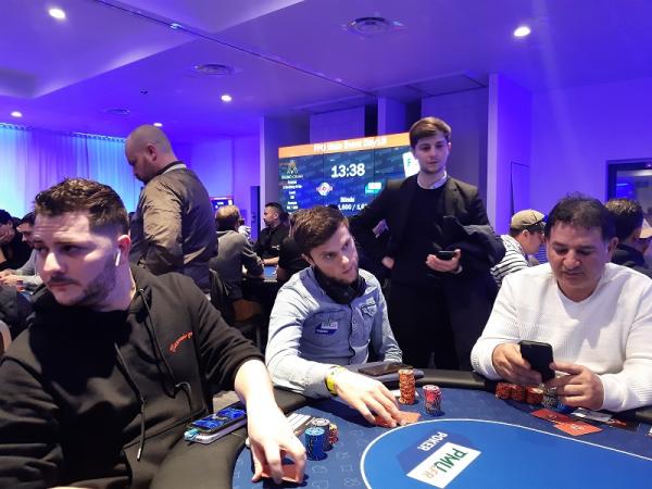 Poker : Wazo a laissé des plumes, Palvini a décollé, Franco s'est crashé Wazo a laissé des plumes, Palvini a décollé, Franco s'est crashé