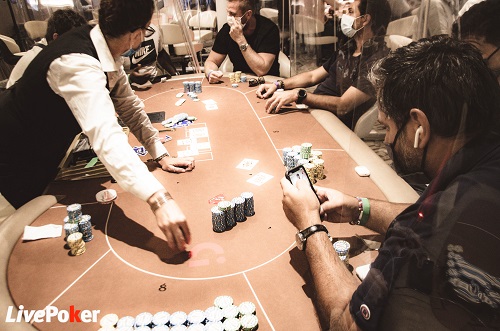 Poker : Ugo Faggioli est crippled Ugo Faggioli est crippled