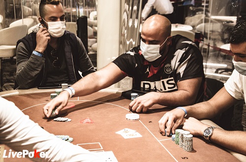 Poker : Nouvelle pause à 4 left Nouvelle pause à 4 left