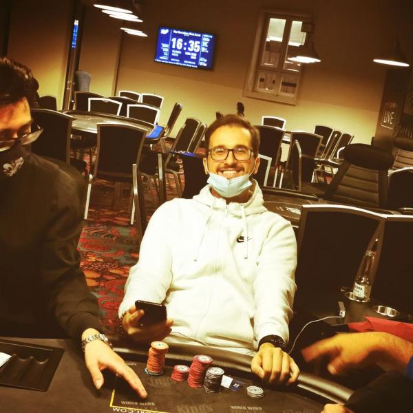 Poker : La bulle a sauté, une bonne nuit pour les 59 survivants au DAY 2 ! La bulle a sauté, une bonne nuit pour les 59 survivants au DAY 2 !