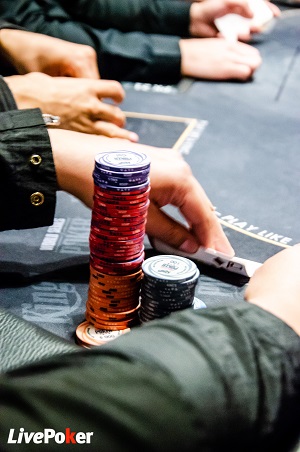 BIG MARVELLOUS POKER TOUR : Le DAY 1C de bon matin et en version Turbo !