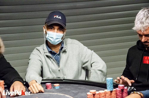 Poker : Nouveau niveau de blinds à 35 left Nouveau niveau de blinds à 35 left