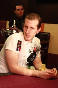 Poker : Bertrand Grospellier se fait sortir par Michel Abécassis Bertrand Grospellier se fait sortir par Michel Abécassis