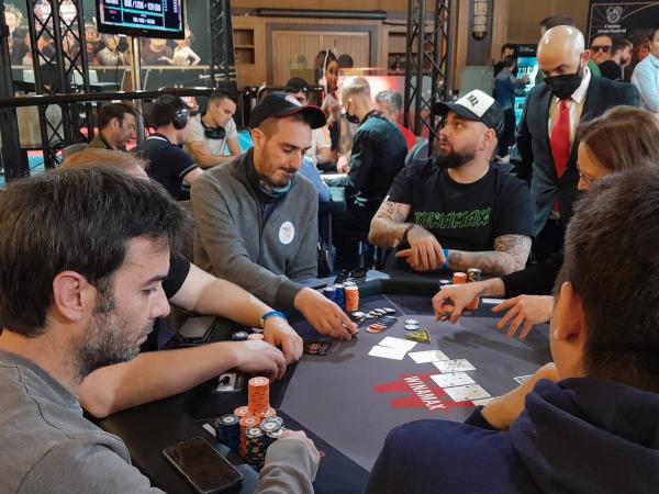 Poker : Mathieu Lamagnère double contre... Hugues Mazerolle Mathieu Lamagnère double contre... Hugues Mazerolle