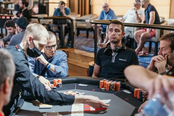 Poker : Juan Manuel Pastor éliminé, Lamagnère miraculé Juan Manuel Pastor éliminé, Lamagnère miraculé