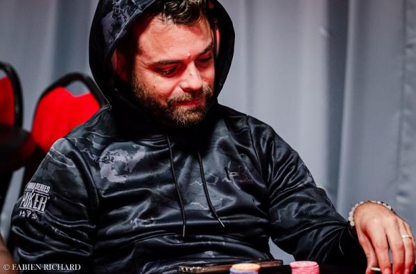Poker : 53 entrées sur les blinds 300/500/500 53 entrées sur les blinds 300/500/500