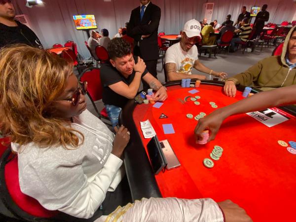 Poker : Venus Sene éliminée par Hassan Venus Sene éliminée par Hassan