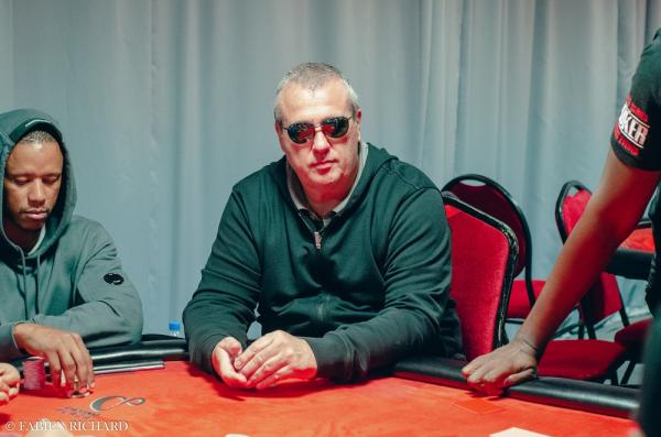 18 Left dans le Main Event et Jean-Paul Pasqualini est toujours en course