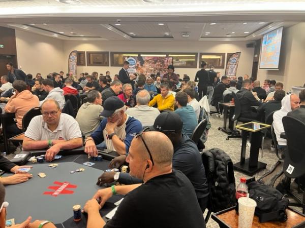 C'est la reprise du Day 2 sur le Main Event au Banco Casino ! 