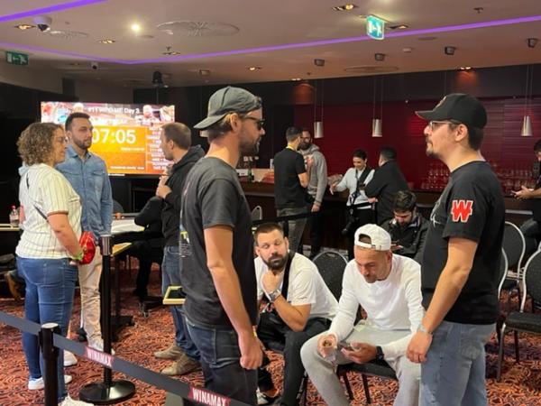 Poker : Le Day 3 du Main Event se prépare, c'est la dernière ligne droite ! Le Day 3 du Main Event se prépare, c'est la dernière ligne droite !