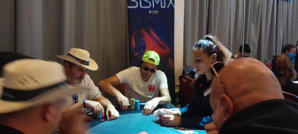Poker : 10-houite pour Davidi 10-houite pour Davidi