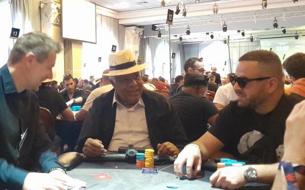 Poker : Vous avez un restaurant chinois ? Vous avez un restaurant chinois ?