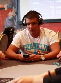 Poker : Kamel Atoui, premier éliminé de la table finale Kamel Atoui, premier éliminé de la table finale
