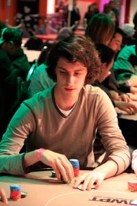 Poker : Joël Benzinou se donne de l'air Joël Benzinou se donne de l'air