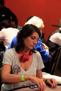 Poker : Estelle Denis triple juste avant la pause ! Estelle Denis triple juste avant la pause !