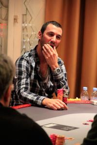 Poker : Au jeu du chat et de la souris Au jeu du chat et de la souris