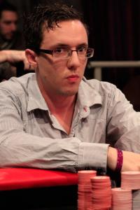 Poker : Flop magique. Turn horrible. Felix Oberauer prend la 4ème place Flop magique. Turn horrible. Felix Oberauer prend la 4ème place