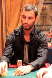 Un peu d'air pour Azoulay