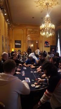 Poker : Suat Uyanik sur la corde raide Suat Uyanik sur la corde raide