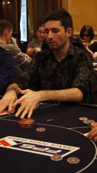 Poker : Anthony 'Raver' Lorieu oscille et tombe Anthony 'Raver' Lorieu oscille et tombe