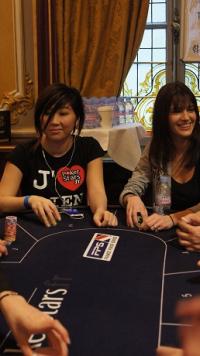 Poker : Marion laisse Mylène seule... Marion laisse Mylène seule...