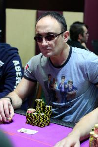 Poker : Il n'y avait que le 2... Il n'y avait que le 2...