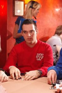 Poker : Locsta et son nouveau pull sharky Locsta et son nouveau pull sharky