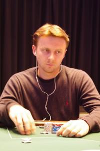 Poker : Germain Gillard echoue au porte de la table finale Germain Gillard echoue au porte de la table finale