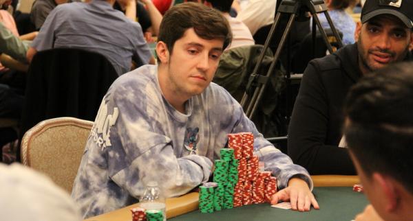 Poker : Ali Imsirovic se fait expulser d'un tournoi dont il était chipleader