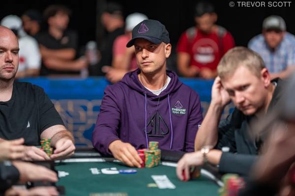 Poker : ONE DAY IN VEGAS#7 : Viktor Blom va-t-il enfin remporter son premier titre de champion ?