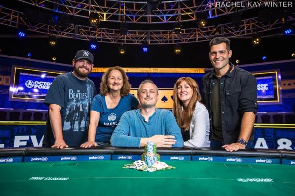 Poker : ONE DAY IN VEGAS#8 : Daniel Negreanu runner-up, Father and Son pour les Fox, ça vibre à  Vegas !
