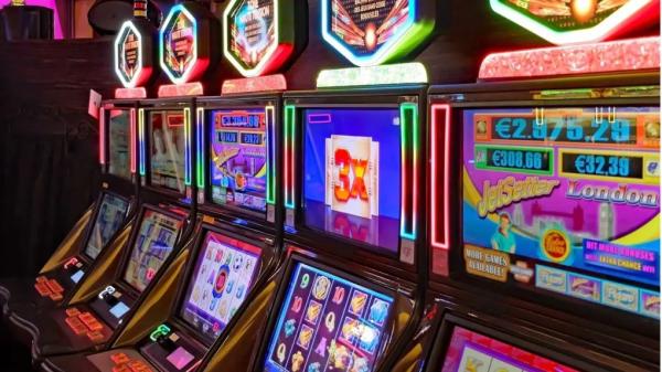 Poker : Un saisonnier de 45 ans décroche un jackpot hallucinant de 2.4 millions au Casino Partouche de Hyères-les-Palmiers ! 