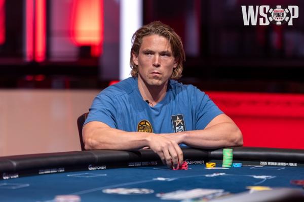 Poker : ONE DAY IN VEGAS 2026 #6 : Alex Foxen à  deux matchs d’un quatrième bracelet WSOP
